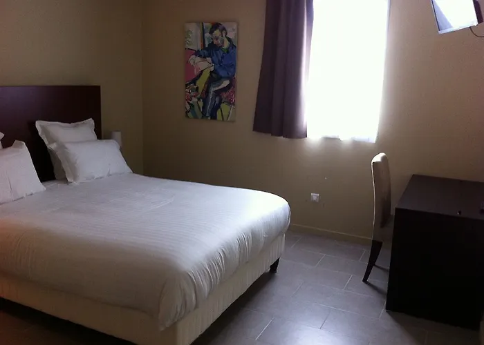 Arcantis 2* エピネー・シュル・セーヌ